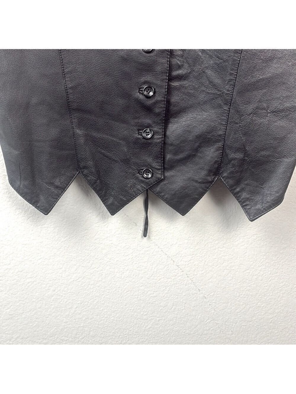 Posted Black Leather Vest Double Pointed Hem Button Up Western Rocker Vintage L - Picture 2 of 8
